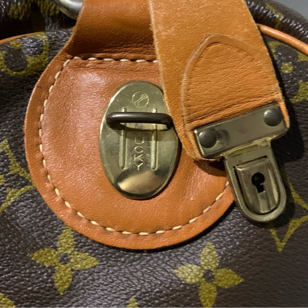 Louis Vuitton Weekender - Picture 11 of 15